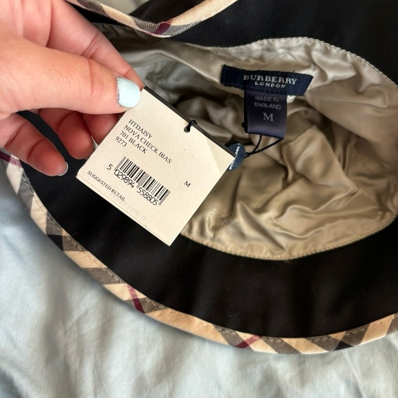 Burberry “Nova Check” Bucket Hat; sz M - Picture 5 of 12